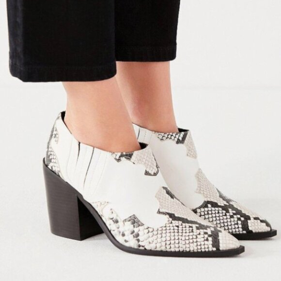 URBAN OUTFITTERS Western Jameson Snakeskin Ankle Bootie | Size 8 - Picture 2 of 12